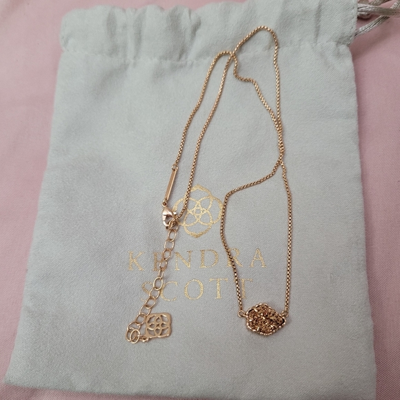 Kendra Scott Necklace - Rose Gold - Picture 1 of 2